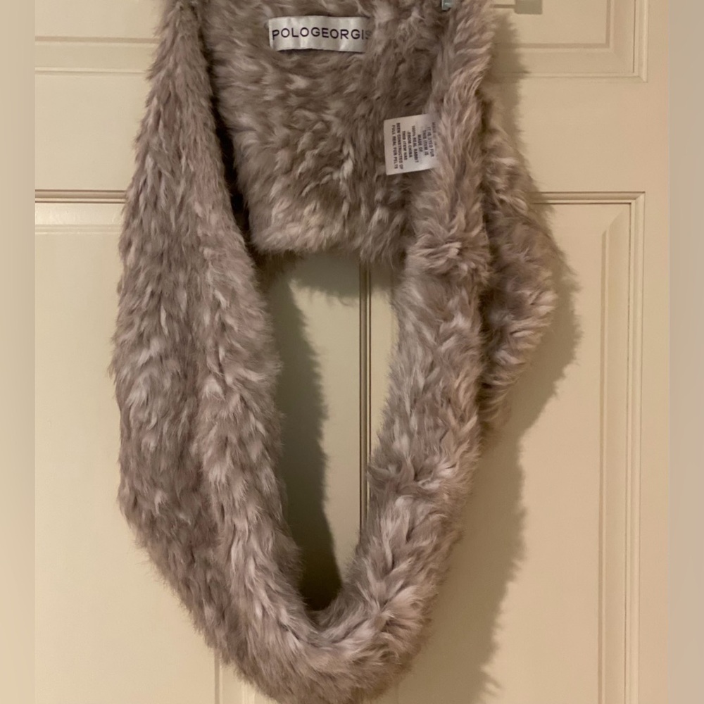 Pologeorgis Rabbit Infinity Scarf